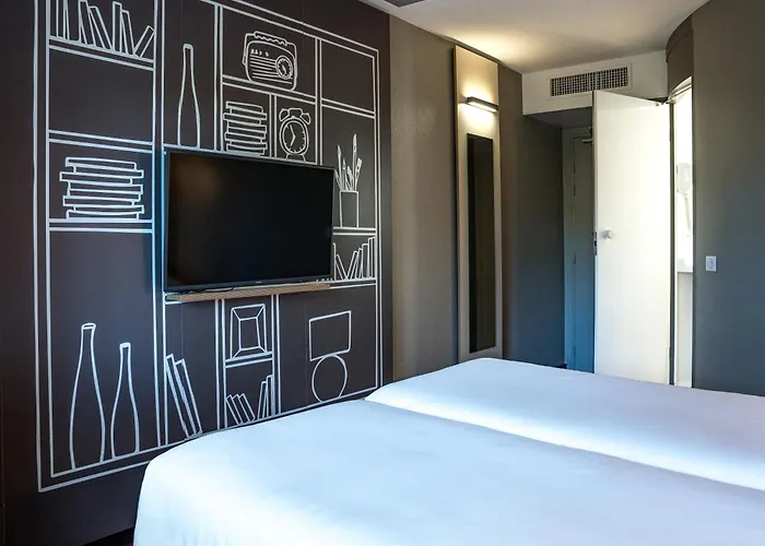 Ibis Arcachon De Buch Hotell